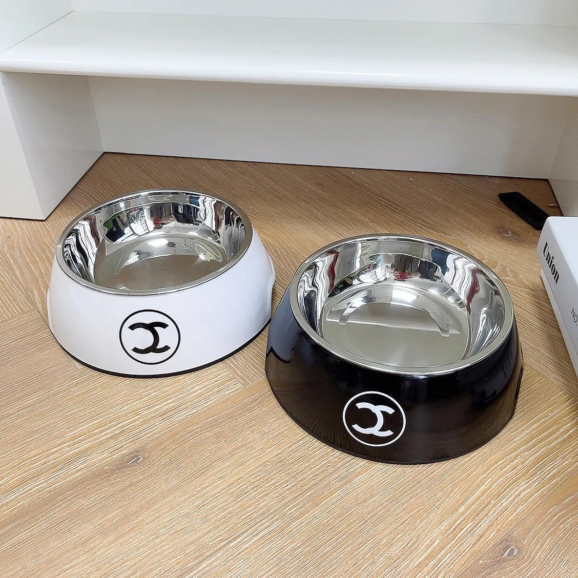 Luxury Brand Designer Dog Bowl Stainless Steel Material Placement Mat, Dog and Cat Feeder Anti Slip Collision Pet Supplies